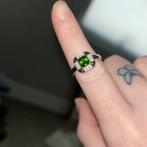 Vintage estate solid 10kt diamond and peridot ring